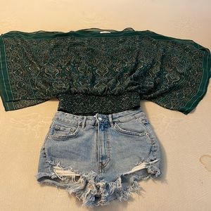 Zara distressed shorts and maxstudio top set XS